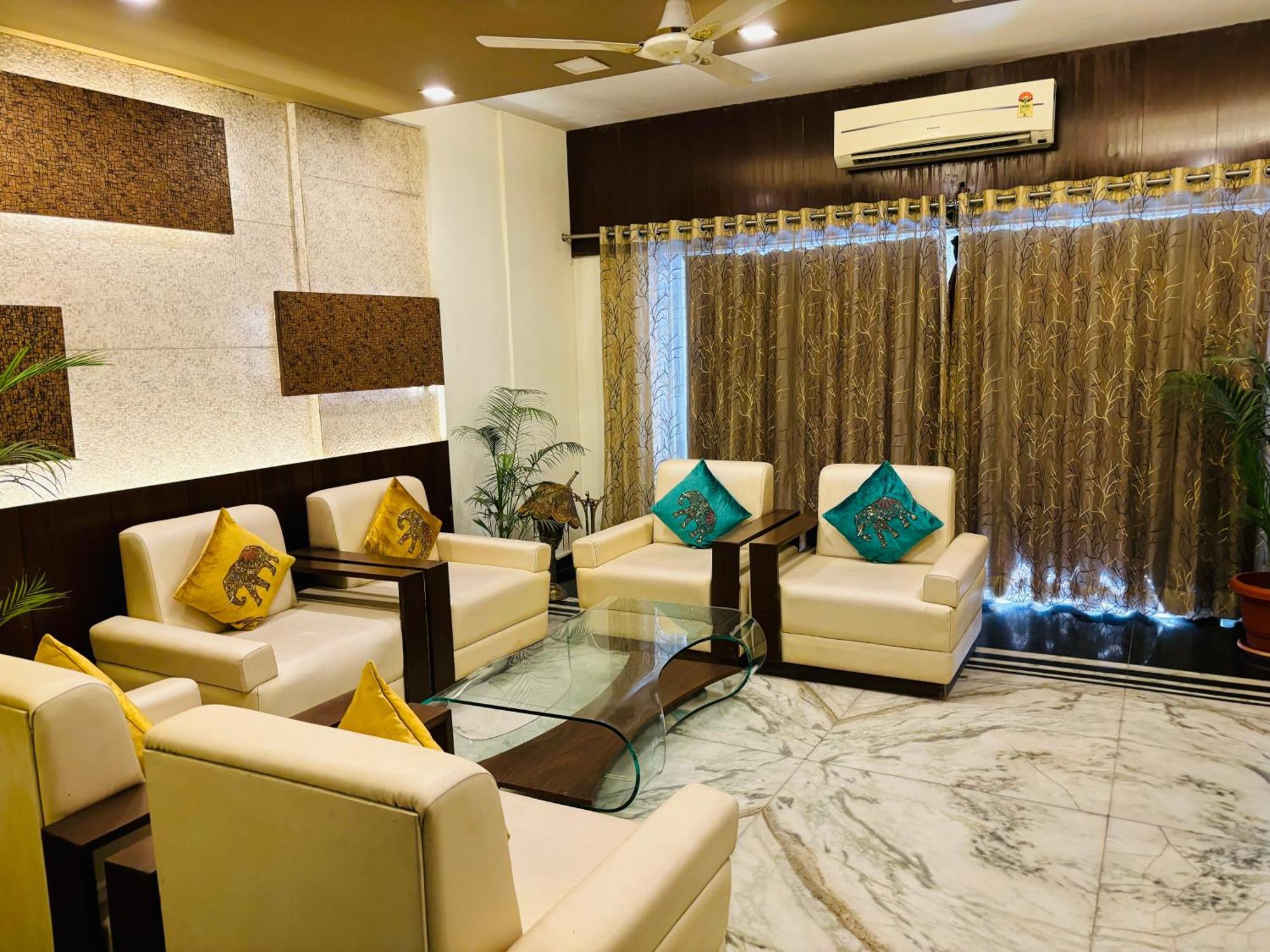 Royal Palms Luxury Service Apartment Nágpur Exteriér fotografie
