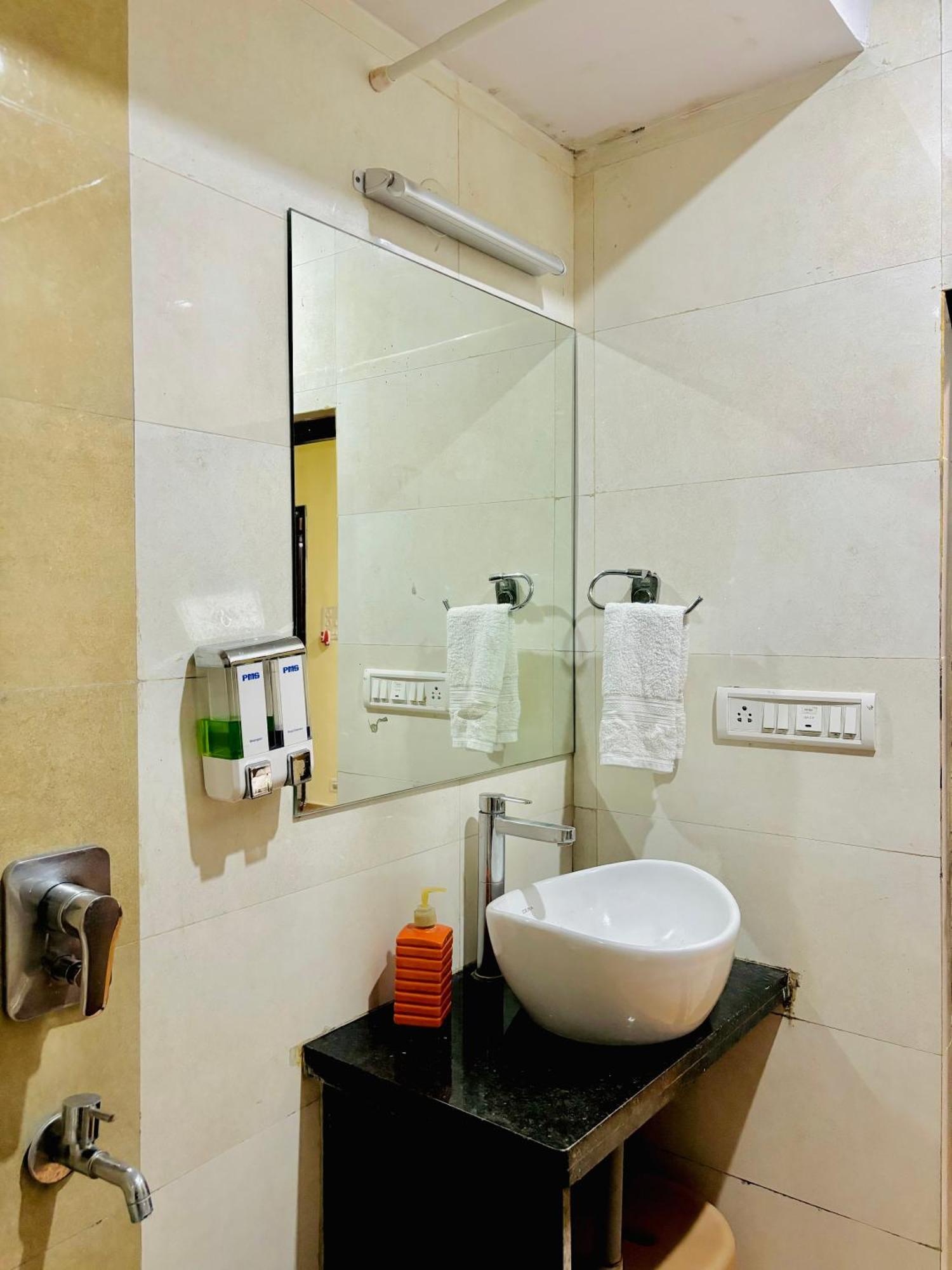 Royal Palms Luxury Service Apartment Nágpur Pokoj fotografie